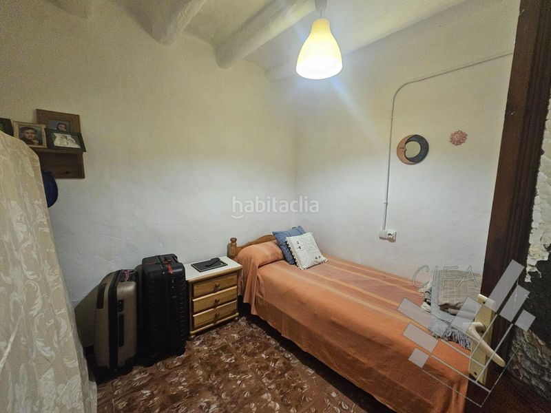 Foto b6fb64b7-9d53-4d34-b2c2-489042c597ad. Masia amb aparcament a Cálig