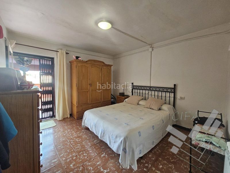 Foto f99cfdb2-05d8-4793-b5f5-d4daba52497a. Masia amb aparcament a Cálig