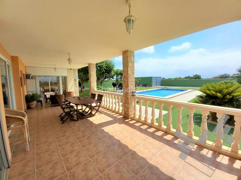 Foto f13fc84e-6a24-4310-bd5c-f8843ad2c3a1. Chalet con parcheggio in Casco Urbano Vinaròs