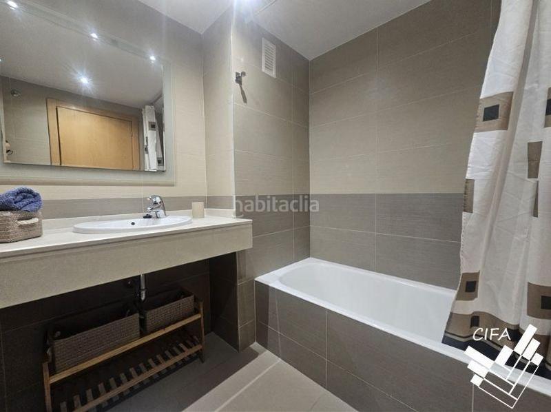 Foto b510ac49-4293-4420-aa33-118562df1bd3. Lloguer pis amb calefacció piscina a Casco Urbano Vinaròs