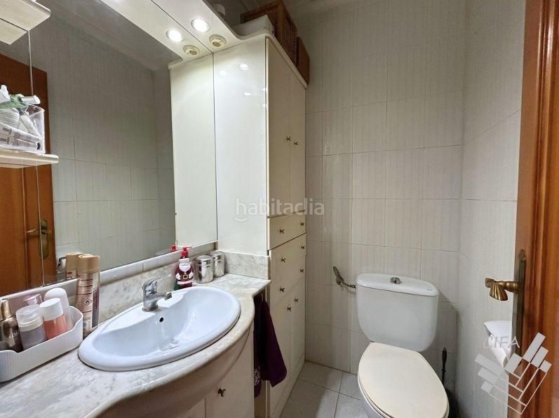 Foto 40dce8a9-ed66-4271-a4ea-58e5d4d696a0. Casa adossada amb aparcament a Casco Urbano Vinaròs