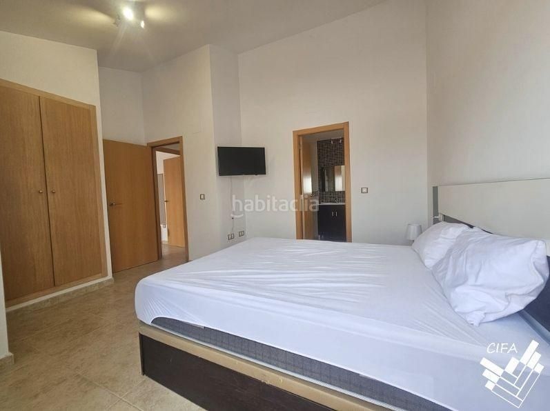 Foto 521d2016-a53e-43c2-b381-a1e8c5b8f854. Pis amb aparcament piscina a San Jorge