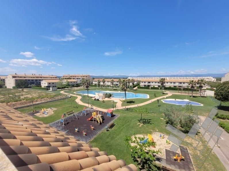 Foto c79048c2-2de3-43b8-9249-e20febef885a. Pis amb aparcament piscina a San Jorge