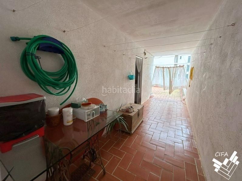 Foto 1856588a-3dd0-4bcf-af74-d301aea1cd5e. Casa adossada amb aparcament a Casco Urbano Vinaròs