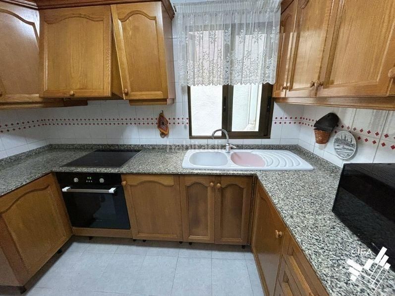 Foto 5897e3cf-3a01-4d3d-a01f-99997d38469b. Casa adossada amb aparcament a Casco Urbano Vinaròs