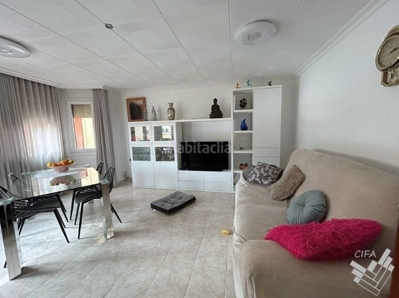Foto b6b82620-974e-4015-80dd-a224348d5626. Casa adossada amb aparcament a Casco Urbano Vinaròs