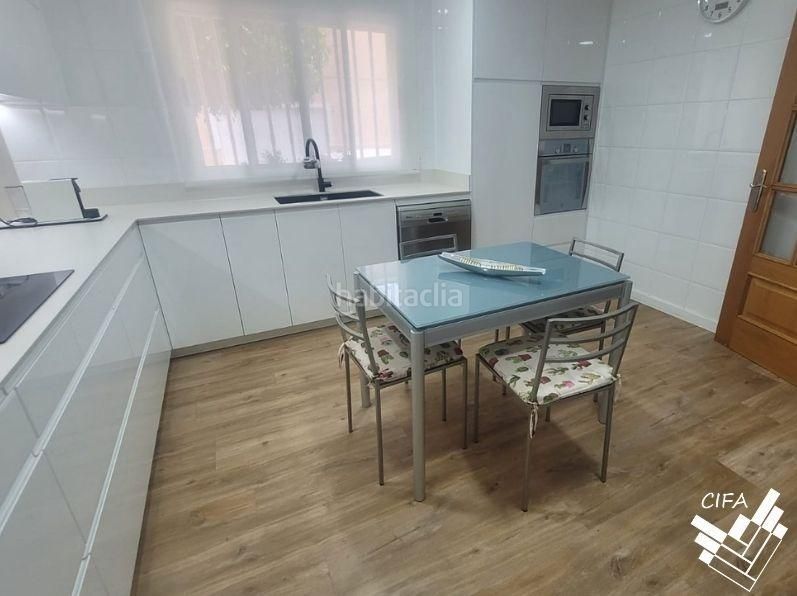 Foto 733c5d16-aca4-4514-b7f7-a096236b221a. Casa amb calefacció aparcament a Casco Urbano Vinaròs