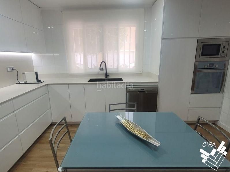 Foto ad3f2d63-c6d8-4bba-bada-043f81c86359. Casa amb calefacció aparcament a Casco Urbano Vinaròs