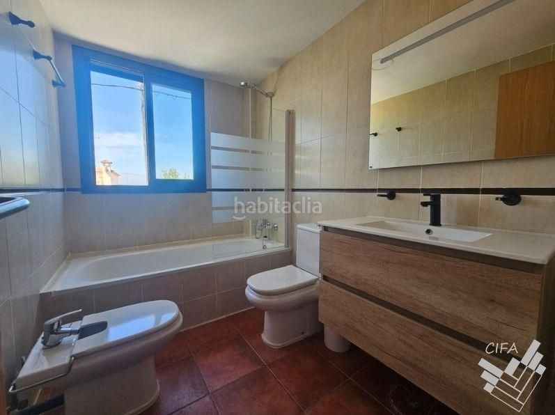 Foto 9463f826-b180-4cc6-ad30-c97c3b8a92e6. Casa amb calefacció aparcament piscina a Cala Puntal Vinaròs