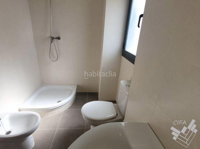 Foto b401f2e4-6f87-41c1-9b02-66e94cb3fb3a. Pis amb aparcament a Centro Comercial - Capsades - Hospital Vinaròs