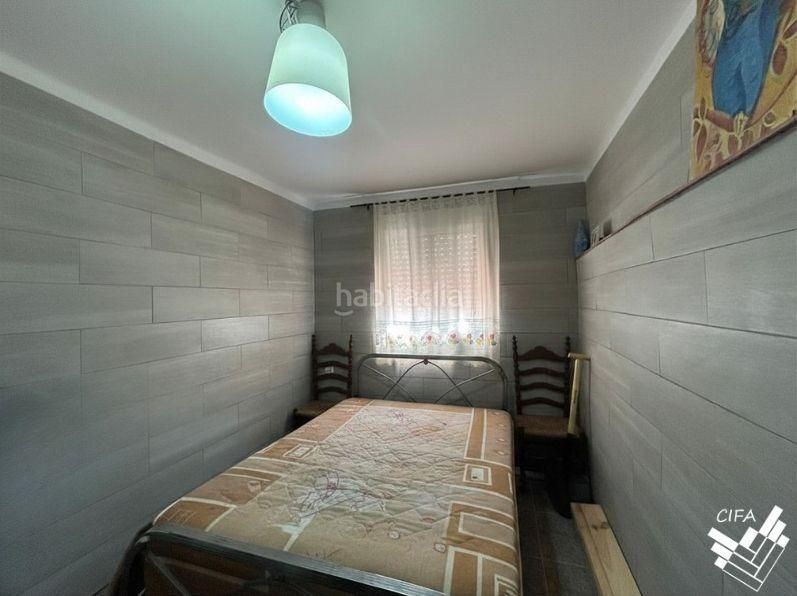 Foto f44f197c-3b66-44b0-b069-1de10ab9a4e9. Casa adossada a Alcanar
