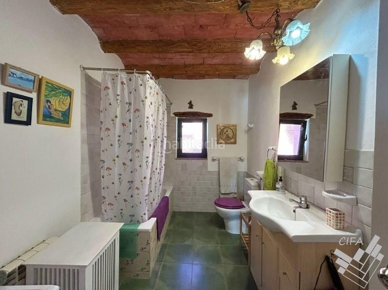 Foto 76ae6788-a8d7-4384-bb0b-098b46010b82. Casa aparellada a Ulldecona