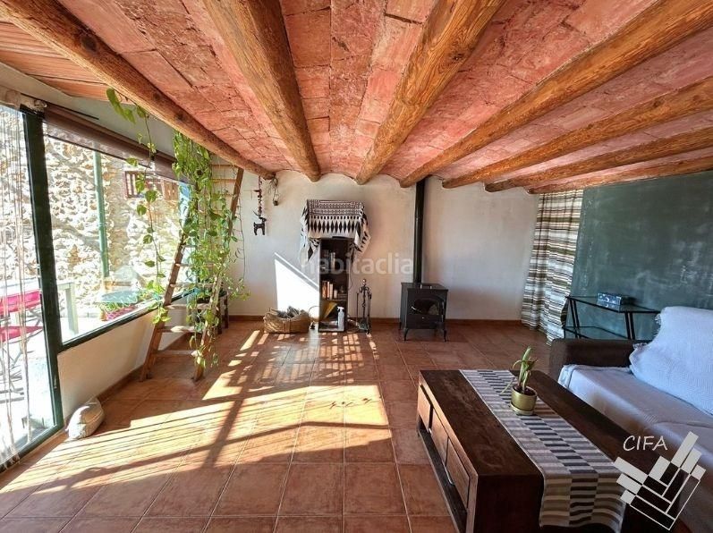Foto b51f75f7-bcf2-454e-9c6e-6d96e766d02a. Casa aparellada a Ulldecona