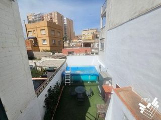 Casa adossada  Calle san pascual. Acogedora casa adosada en venta