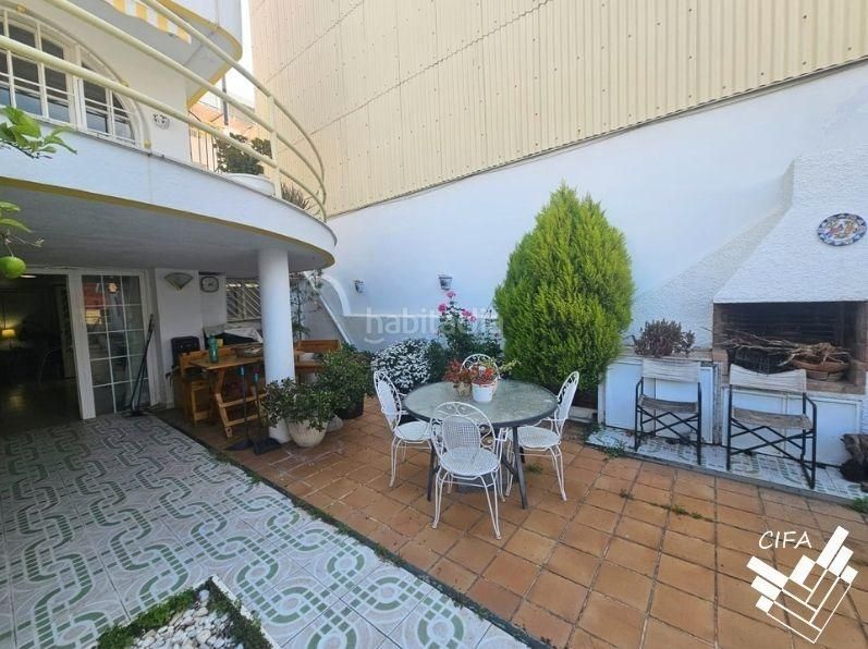 Foto 526524ec-b6f7-4b05-8040-bc9e1a299e91. Chalet  en venta en Cálig