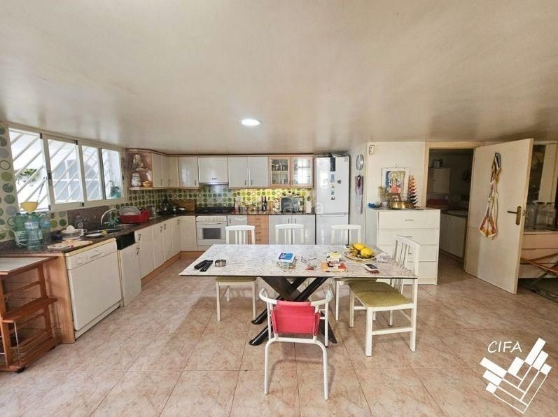 Foto 7d82a40e-eb53-475c-a101-0b14d5f0e56a. Chalet  en venta en Cálig