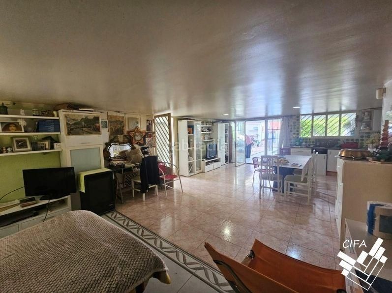 Foto b27dce08-69c7-46b3-8dac-b49b71ebbd19. Chalet  en venta en Cálig