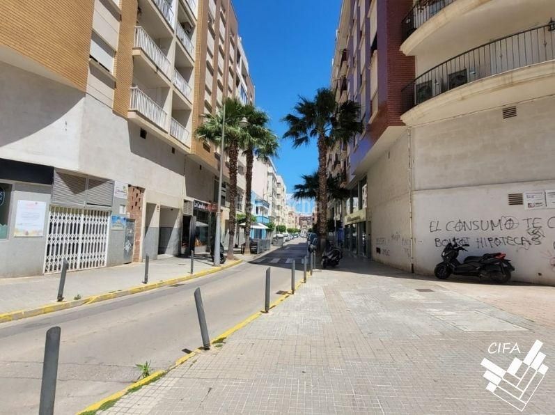 Foto f7c7c5ff-b2b6-46ff-a277-a2a3d2677136. Aparcament cotxe a Casco Urbano Vinaròs