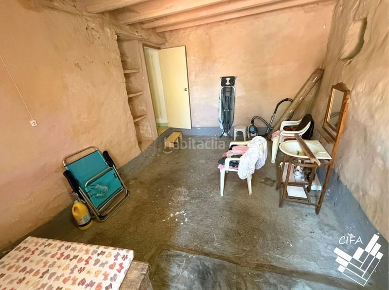 Foto 4622d847-a77f-409d-a661-ac9f00bab019. Casa amb aparcament a Salzadella (la)