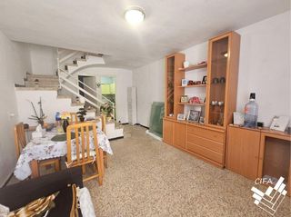 Maison jumelée  Calle mossen jacint verdaguer. Casa adosada en venta en la sénia con terraza