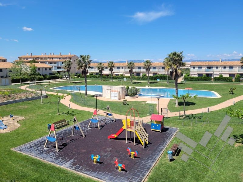 Foto 652c155d-7de3-4301-8500-53bf95ebb60a. Casa adossada amb calefacció aparcament piscina a San Jorge