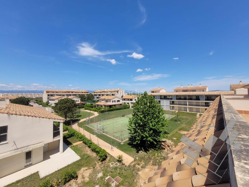 Foto be827320-edf2-4662-bb38-dd2778602eab. Casa adossada amb calefacció aparcament piscina a San Jorge