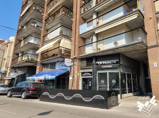 Rent Business premise  Avenida de tarragona. Local en alquiler para barrestaurante con licencia en vigor en v