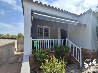 Chalet in Alcanar. Chalet independiente en venta en alcanar playa con jardín, terra