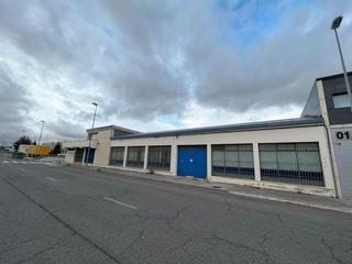 Nau industrial a Poligono landaben-f 4. Conjunto de naves con zonas de trabajo y almacenes, planta de of