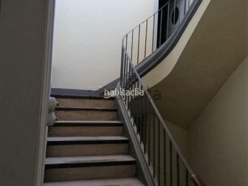 Foto 475df1bc-49e9-4211-a29b-79b1d5c12412. Alquiler local comercial  en plaza santa anna en Mataró