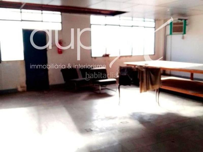 Foto 3a9c7aa4-56f5-4fe5-9b90-faa6ffb7f86c. Edificio  de uso industrialcomercialservicios en Mataró