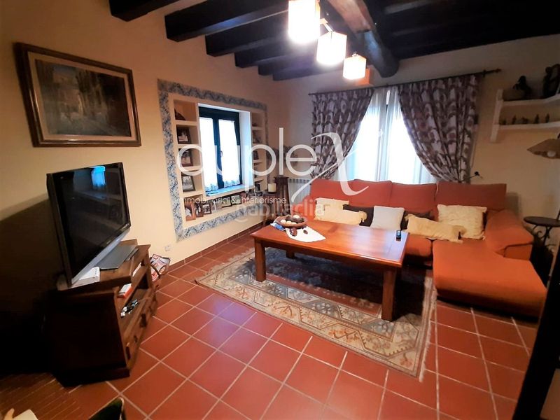 Foto 81108f19-c143-4c83-87ce-0d21d94de094. Masia a Òrrius