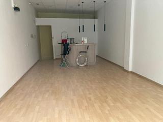 Local Comercial en Carrer ILURO