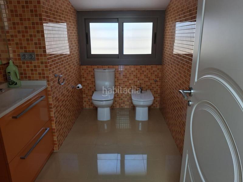 Foto 4b72641b-106c-4167-a709-43a845468f6f. Casa adossada amb aparcament piscina a Centre Mataró