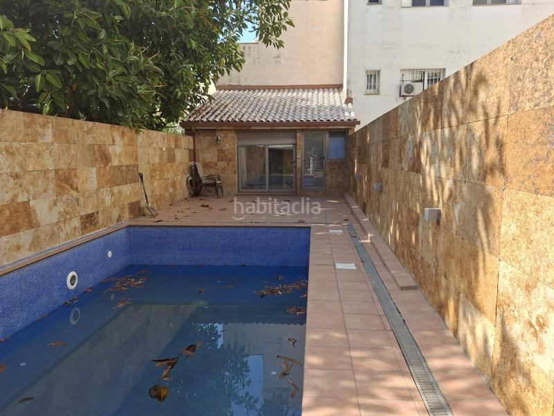 Foto b724afb6-75d9-47c1-a97b-0af8152be525. Semi detached house with parking pool in Centre Mataró