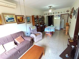 Flat in Pla d'en Boet. Piso grande  de 99 m2 en buen estado cerca de la ronda francesc