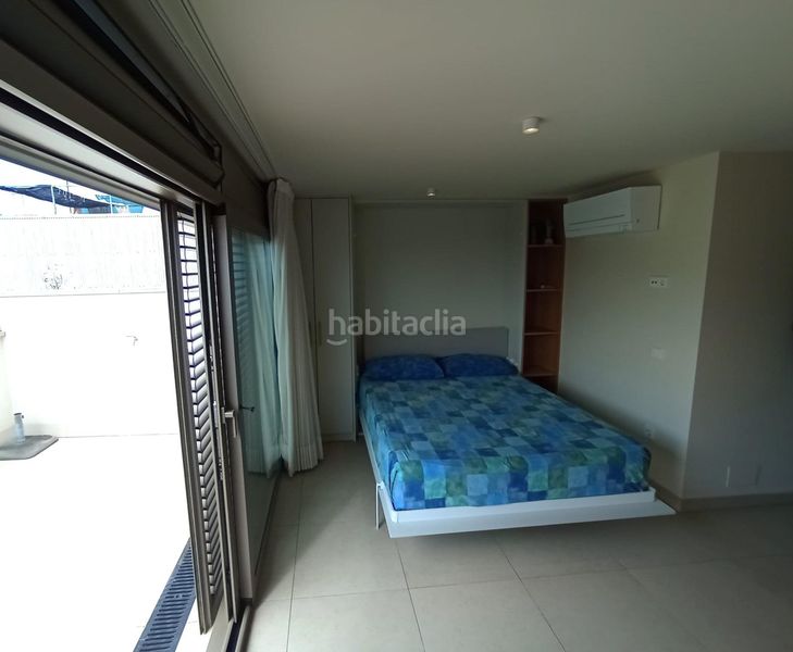 Foto 055688c1-ae95-42b4-bb08-0d871d8c4570. Casa amb aparcament piscina a Centre Mataró