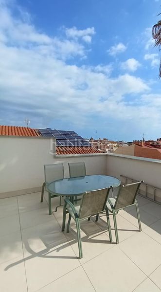 Foto 16e9cd6e-c6d2-458c-ab89-ad6d7f582966. Casa amb aparcament piscina a Centre Mataró