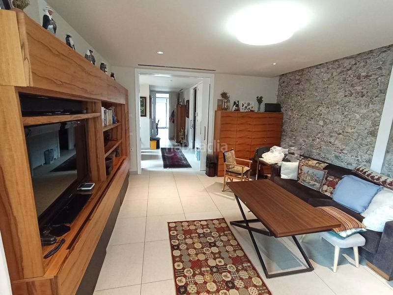 Foto 2ccae89d-ba0a-486f-be4b-d5271a8495ff. Casa amb aparcament piscina a Centre Mataró