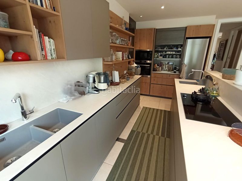 Foto 41dae550-1fd4-4f06-9df9-8fa1f536aa7c. Casa amb aparcament piscina a Centre Mataró