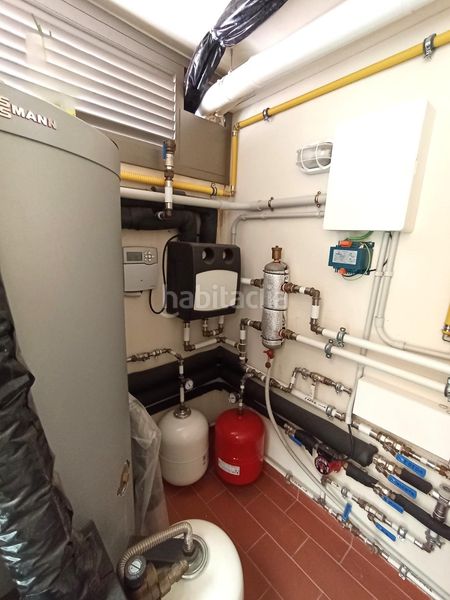 Foto 6245fbd8-e59e-44c5-b2db-ba20641a828f. Casa amb aparcament piscina a Centre Mataró