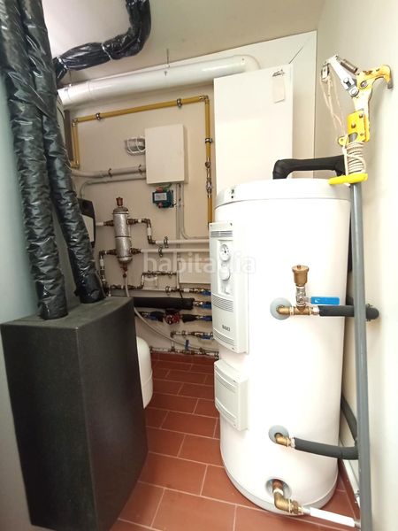 Foto 7e98068a-707c-4b43-b0d8-36e7decca08d. Casa amb aparcament piscina a Centre Mataró