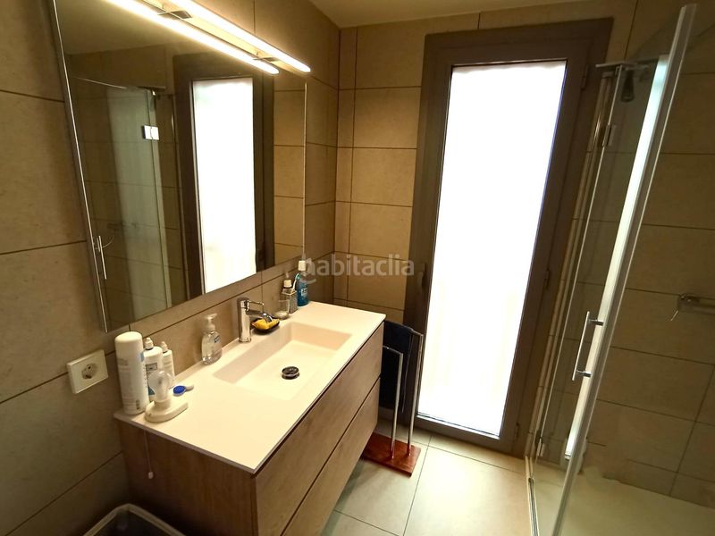 Foto a10d618d-5fce-4343-b2e9-d1e998e1a975. Casa amb calefacció aparcament piscina a Centre Mataró