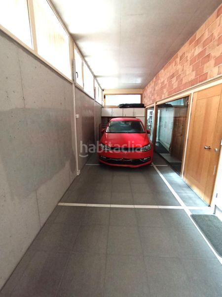 Foto aa64a1b0-835d-4e79-9cb1-42e182892e50. Casa amb aparcament piscina a Centre Mataró