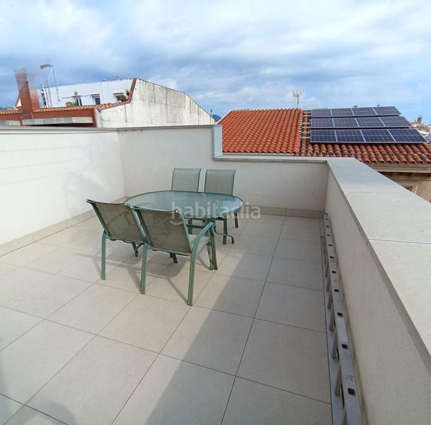 Foto bbc52326-a202-489a-8eaf-204253617576. Casa amb calefacció aparcament piscina a Centre Mataró