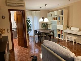 Casa adossada a Cabrils. Casa apareada en el centro de cabrils