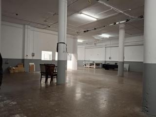 Fabrikhalle in Pla d'en Boet. Nave industrial en semi sótano diáfana en pla den boet