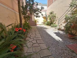 Semi detached house  Carrer de sant jaume. Casa a 1era. linia de mar