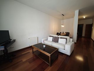 Rent Flat  Avinguda de martí pujol. Alquiler temporal en badalona
