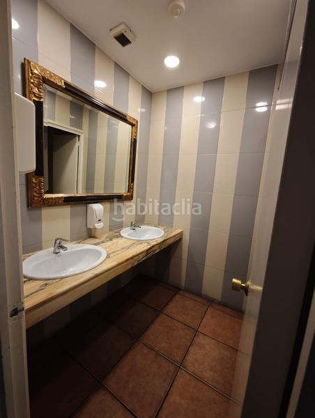 Foto f3dec42a-681d-4192-bdd7-6be68ffe984f. Alquiler local comercial en carrer marina 19 local restaurante en Montgat